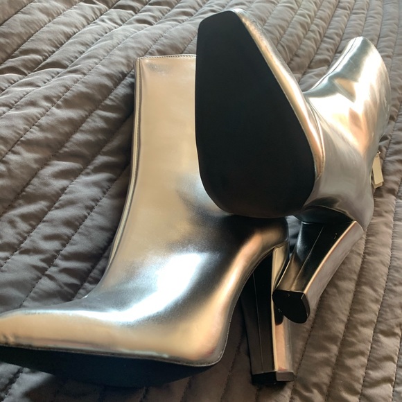 Zara Silver short boots with heel - Picture 3 of 4